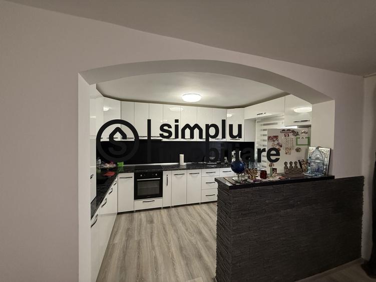 Casă individuală cu 4 camere cu Canalizare în Bariera Vâlcii
