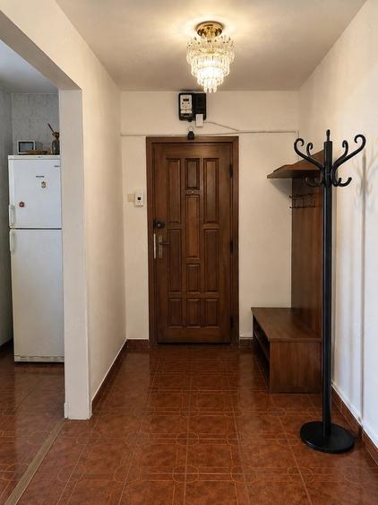 Apartament cu 3 camere decomandat în Alexandriei