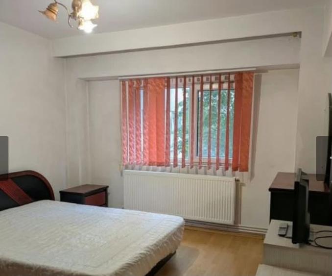 Apartament cu 2 camere decomandat în Gara