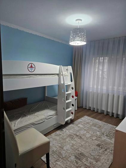 Apartament cu 3 camere decomandat în Rogerius
