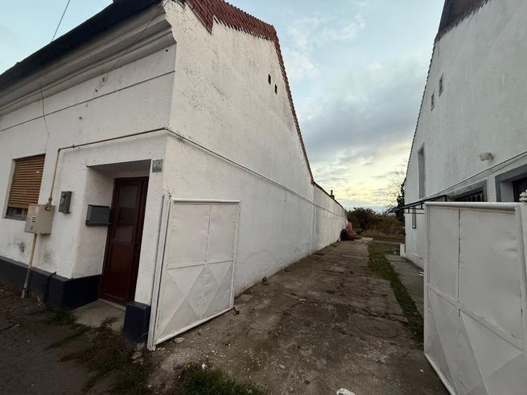 Casă individuală cu 5 camere cu Canalizare în Șagului