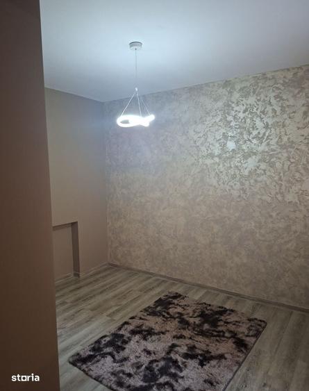 Apartament cu 3 camere semidecomandat în Calea Severinului