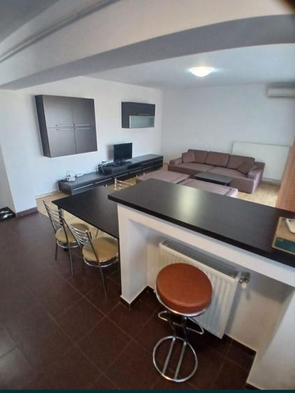 Apartament cu 2 camere decomandat în Trivale