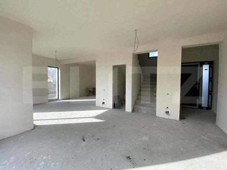Casă cu 4 camere cu Teren 410 Mp în Dezmir