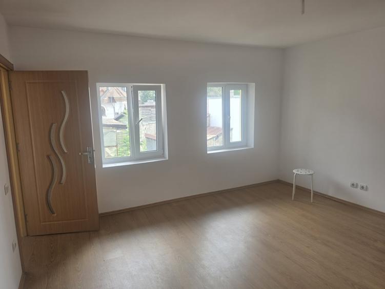 Apartament cu 2 camere decomandat în Știrbei Vodă