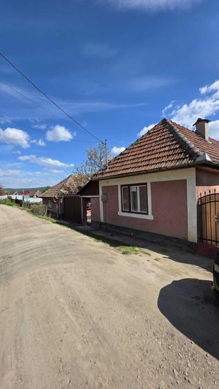 Casă cu 3 camere în Micăsasa