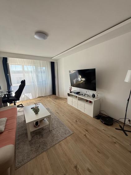 Apartament cu 2 camere decomandat în Între Lacuri