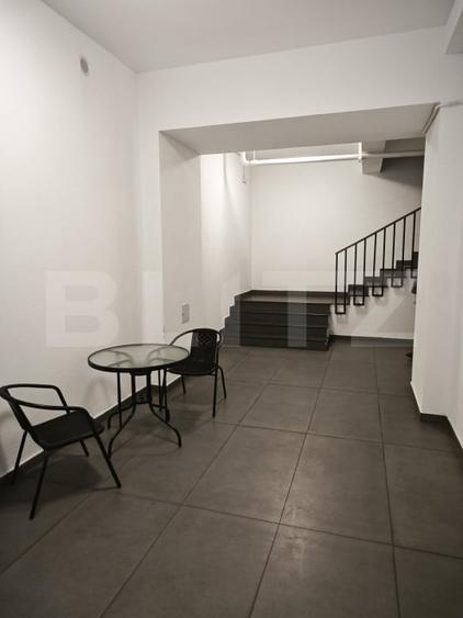 Apartament cu 3 camere decomandat, mobilat în Central