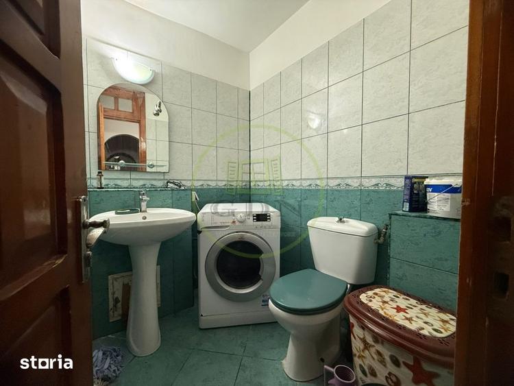 Apartament cu 4 camere decomandat, mobilat în Rovine