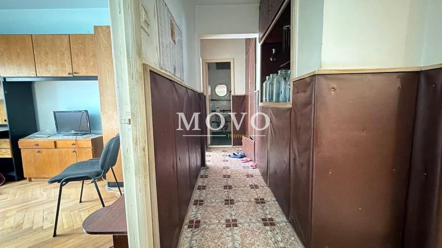 Apartament cu 4 camere decomandat, mobilat în Dâmbovița