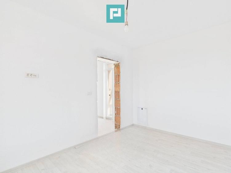 Penthouse cu 2 camere decomandat în Chișoda