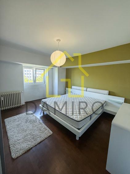 Apartament cu 3 camere decomandat în Libertății