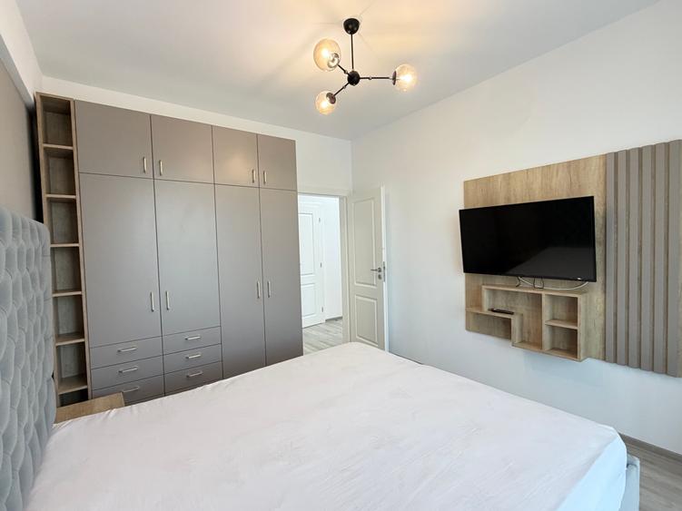 Apartament cu 2 camere decomandat în Girocului