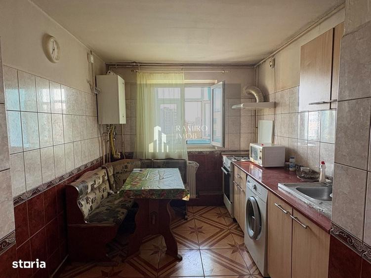 Apartament cu 3 camere decomandat în Apărătorii Patriei