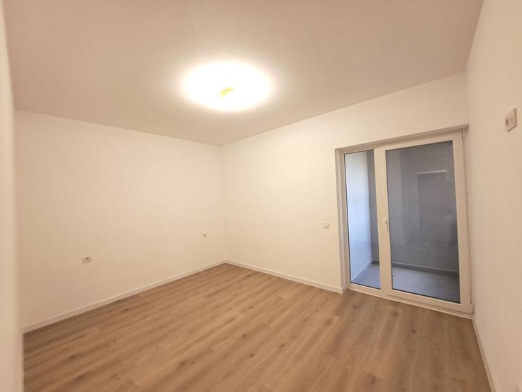 Apartament cu 3 camere decomandat în Vest
