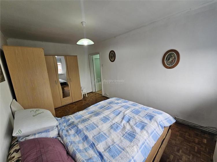 Apartament cu 3 camere decomandat în Micro II