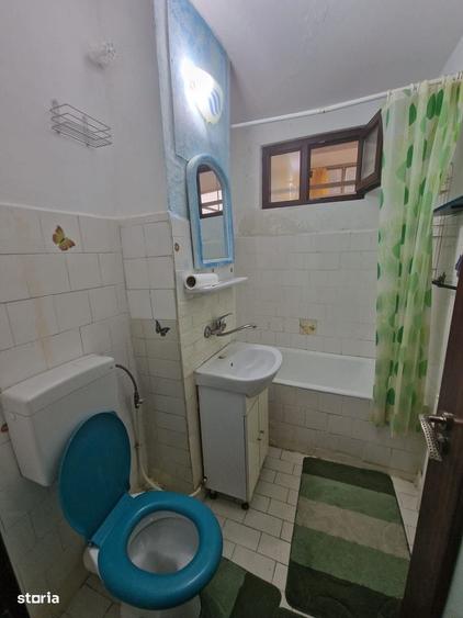 De vanzare apartament cu 2 camere, balcon,etajul 1, Pret ; 52000e - 1