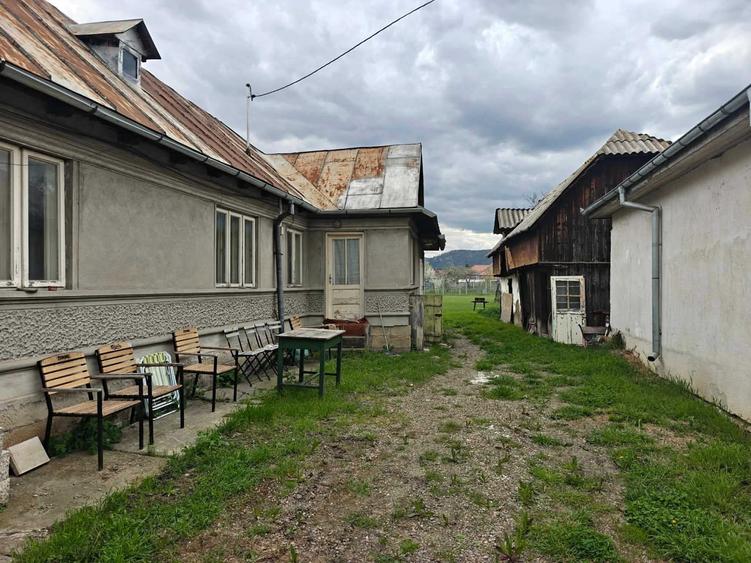 Casă cu 3 camere în Central