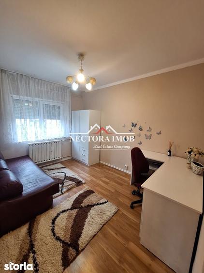 Apartament cu 3 camere decomandat în Central