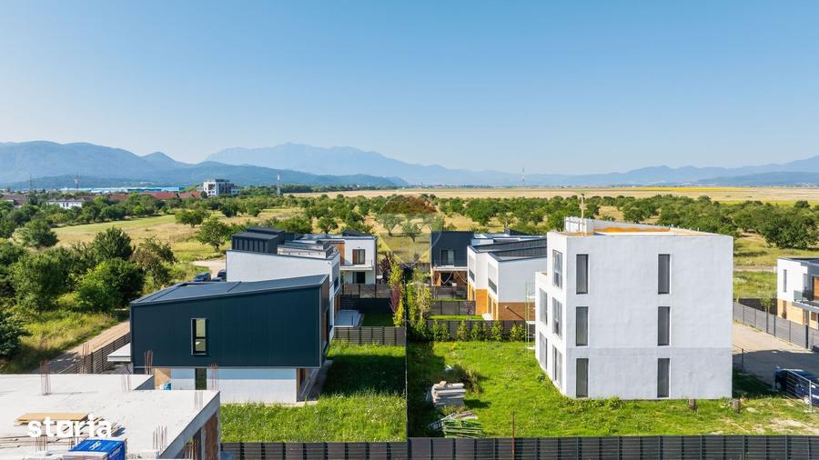 Casă cu 4 camere cu Teren 538 Mp în IAR