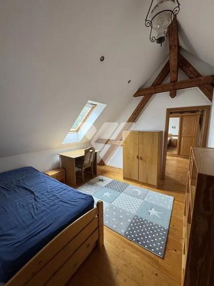 Apartament cu 5 camere, mobilat în Central