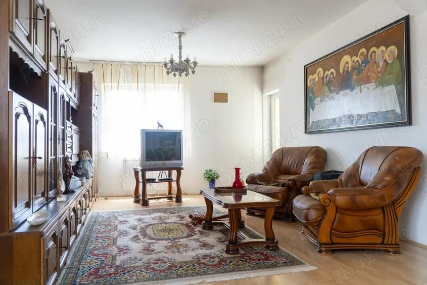 Casă cu 6 camere cu Teren 420 Mp în Central