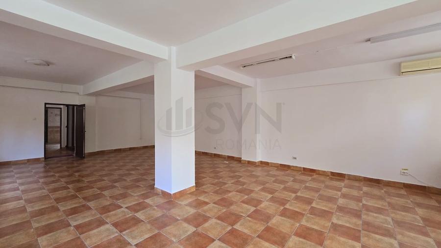 Casă individuală cu 10 camere cu Canalizare în 13 Septembrie