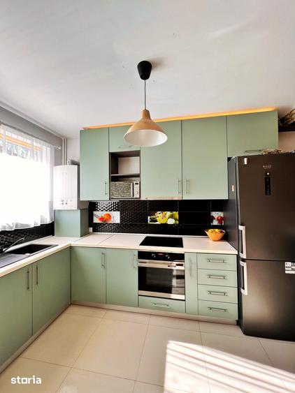 Casă cu 4 camere cu Teren 153 Mp în 1 Decembrie