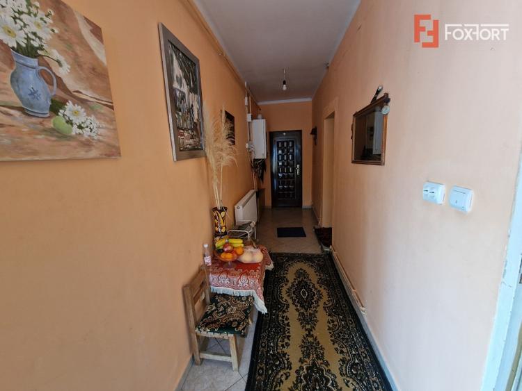 Casă individuală cu 4 camere cu Canalizare în Central