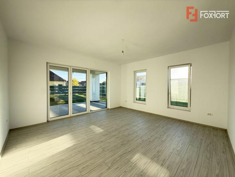 Duplex cu 4 camere cu Canalizare în Săcălaz