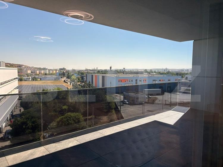 Apartament cu 3 camere semidecomandat, mobilat în Mărăști