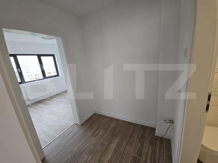 Apartament cu 3 camere semidecomandat în Splai Bahlui