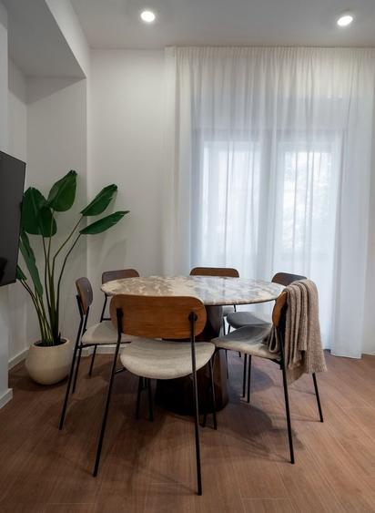 Apartament cu 4 camere, mobilat în Dorobanți