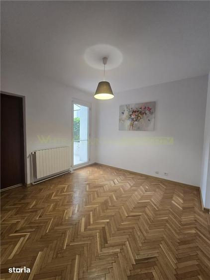 Apartament cu 3 camere decomandat în Primăverii