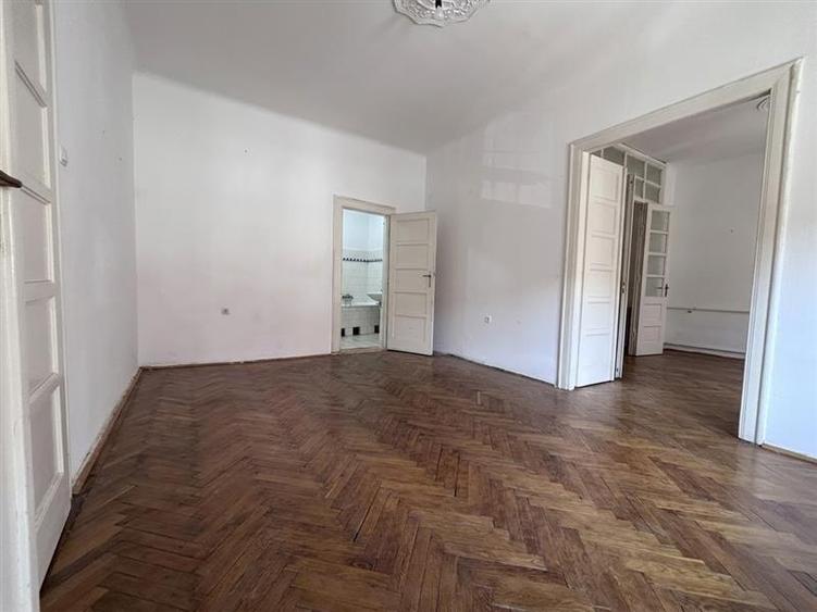 Apartament cu 2 camere nedecomandat în Ultracentral