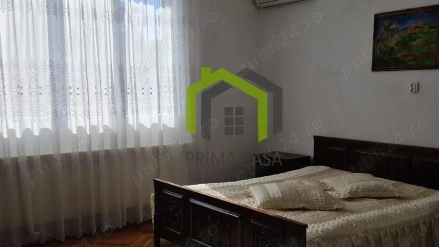 Casă cu 6 camere cu Teren 370 Mp în Central