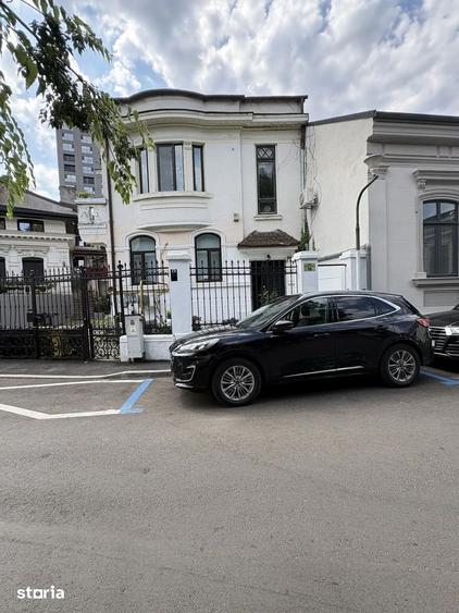 Apartament cu 4 camere decomandat, mobilat în Unirii