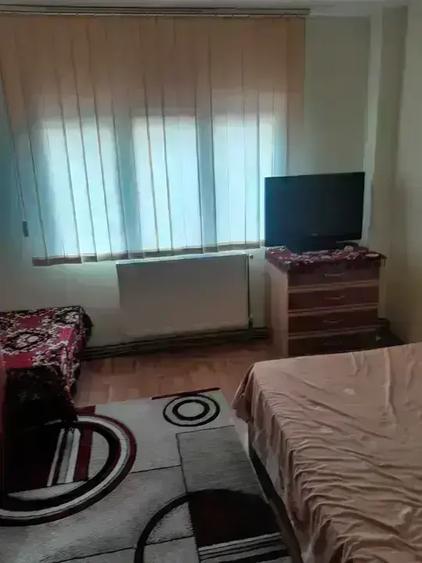 Apartament cu 4 camere decomandat, mobilat în Ultracentral
