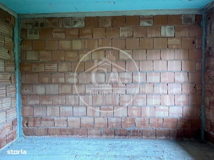 Casă cu 4 camere decomandat în Tomnatic