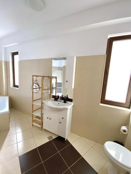 Apartament cu 2 camere semidecomandat în Elvila