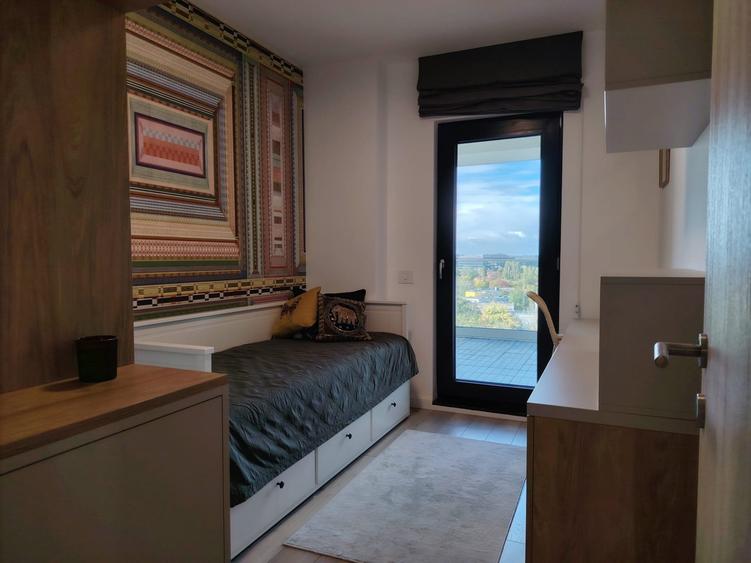 Apartament cu 5 camere decomandat, mobilat în P-ta Presei Libere