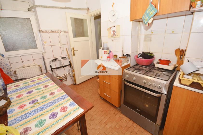 Apartament cu 3 camere semidecomandat în Dacia