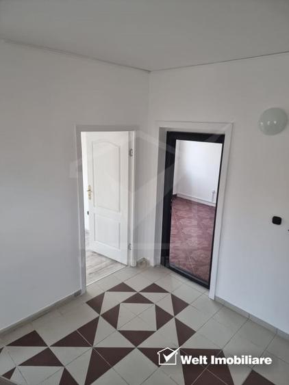 Casă individuală cu 14 camere cu Canalizare în Zorilor