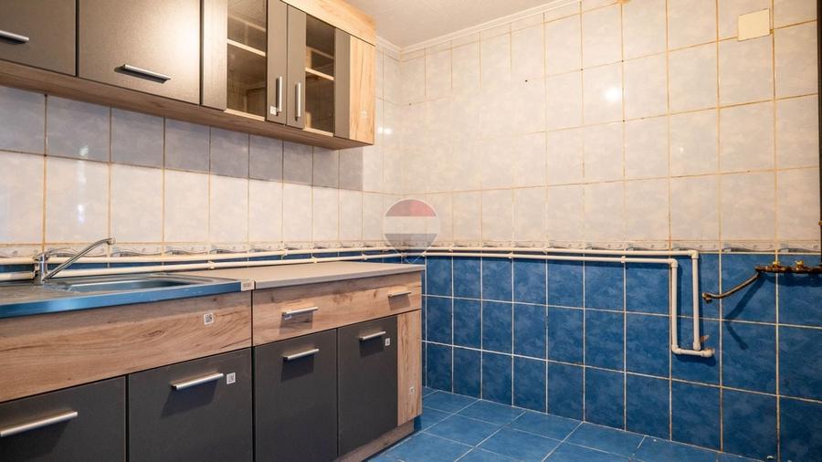 Casă de vânzare – 181 mp, 3 apartamente, 9 camere – București - 29