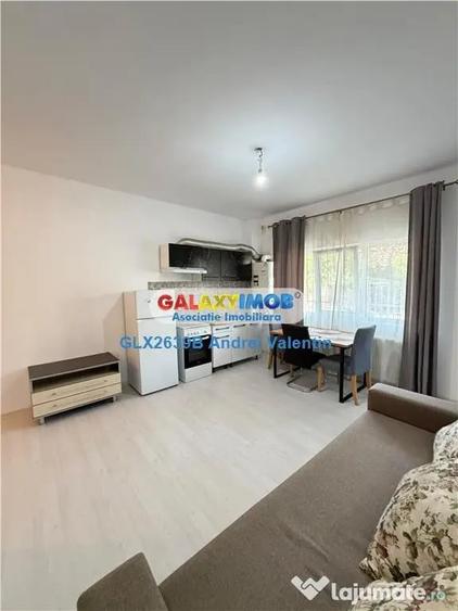 Apartament cu 3 camere semidecomandat în Apărătorii Patriei