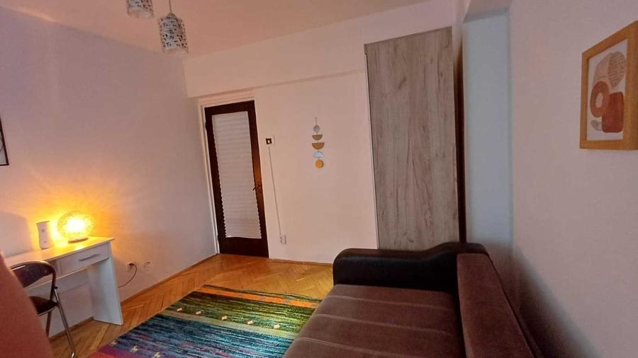 Apartament cu 3 camere decomandat în Gară