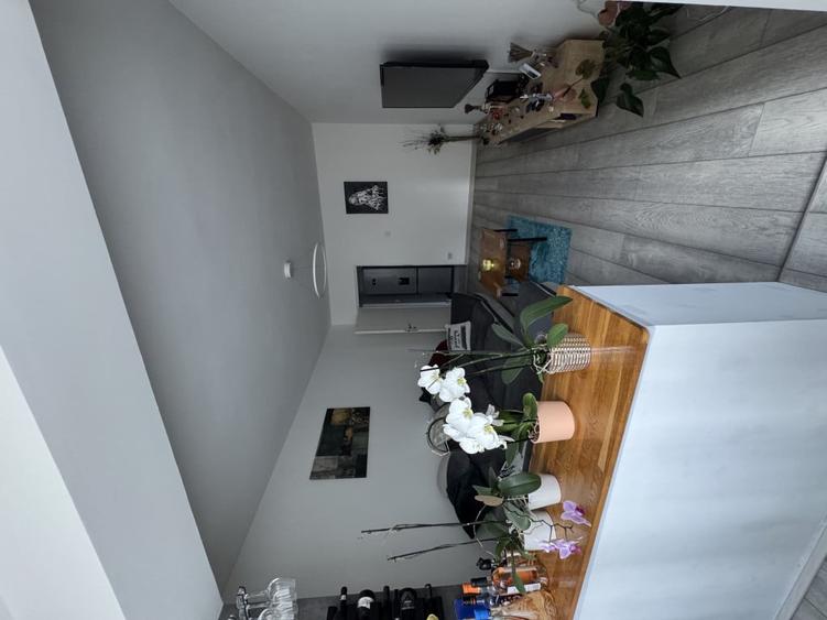 Apartament cu 2 camere semidecomandat în Vlahuță