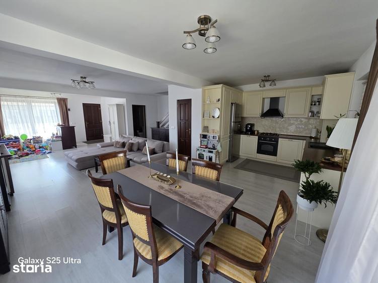 Casă cu 4 camere cu Teren 577 Mp în Unirii