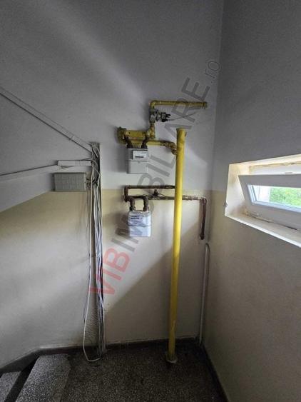 Apartament cu 4 camere decomandat în Drumul Taberei