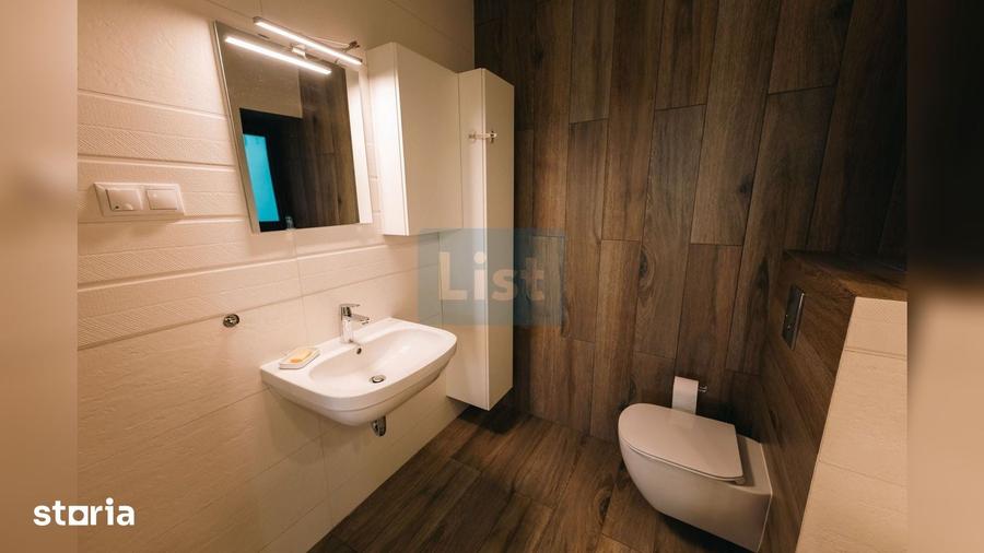 Casă cu 7 camere cu Teren 1300 Mp în Bonț